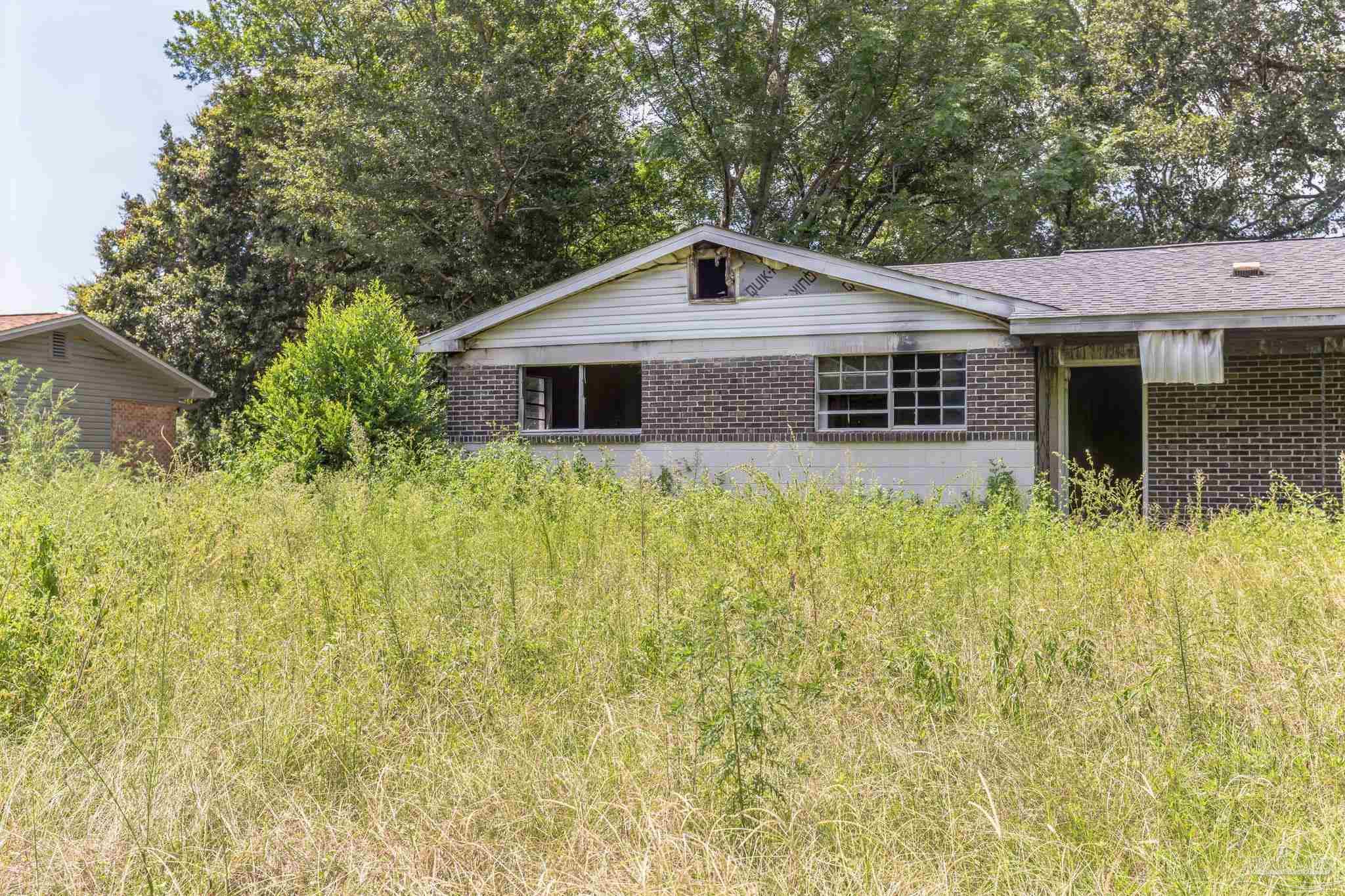 Ellysee Way, Pensacola, FL 32505