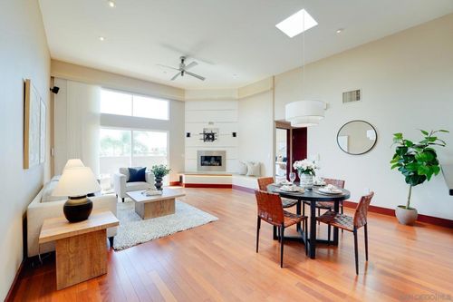 307-3990 Centre St, San Diego, CA, 92103-3498 | Card Image