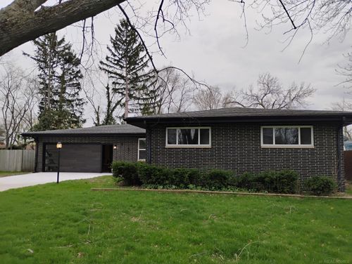 380 Eloise Dr, Benton Harbor, MI, 49022-6530 | Card Image