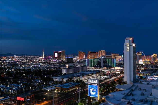 City view with a view of city lights | Image 42