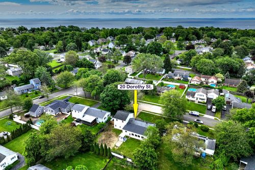 20 Dorothy St, Milford, CT, 06460-6830 | Card Image
