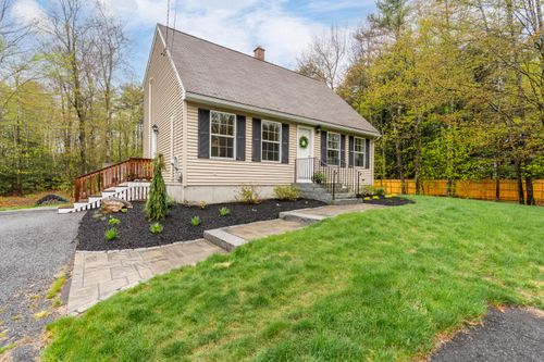 76 Orchard Road, Cumberland, ME, 04021 | Card Image