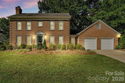 2010 Glendalough Ln, Matthews, NC, 28105-8802 | Card Image