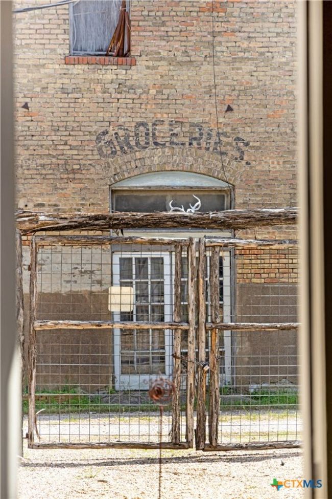 207 E Clark St, Home with 0 bedrooms, 0 bathrooms and null parking in Bartlett TX | Image 15