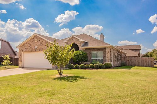 812 Olive Ct, Burleson, TX, 76028-9401 | Card Image