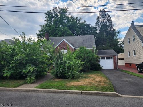 8 Bakers Ct, Clifton, NJ, 07011-1010 | Card Image