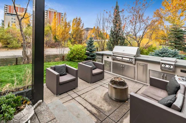 2605 Erlton Street Sw, Home with 3 bedrooms, 4 bathrooms and 5 parking in Calgary AB | Image 43