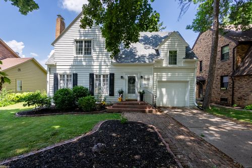 3008 E 18th St, Davenport, IA, 52803-3504 | Card Image