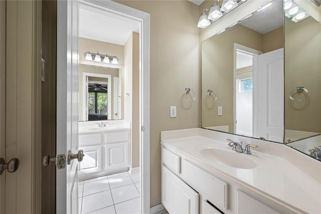 9519 Woodcliff Lake Dr, House other with 5 bedrooms, 5 bathrooms and 4 parking in Spring TX | Image 28