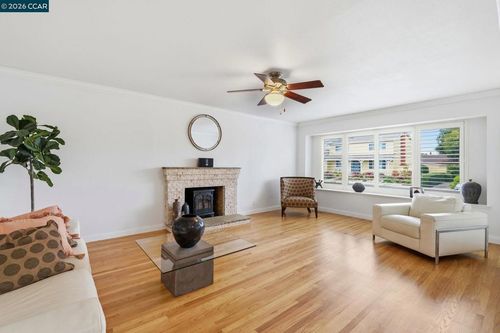 1760 1760 Elmhurst Ln, Concord, CA, 94521 | Card Image