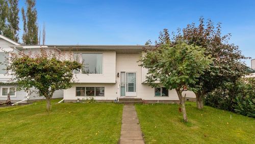 5241 Aspen Dr, Blackfalds, AB, T0M0L6 | Card Image