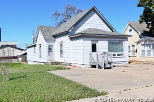 317 Se Delaware Ave, Bartlesville, OK, 74003-3631 | Card Image