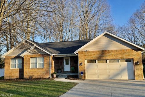 8524 Manchester Ave Nw, Canal Fulton, OH, 44614-9687 | Card Image