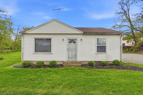 39 Castle Drive, Stow, OH, 44262 | Card Image