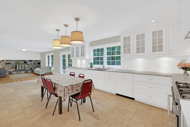 19 Maplecrest Dr, House other with 4 bedrooms, 3 bathrooms and null parking in Danbury CT | Image 8