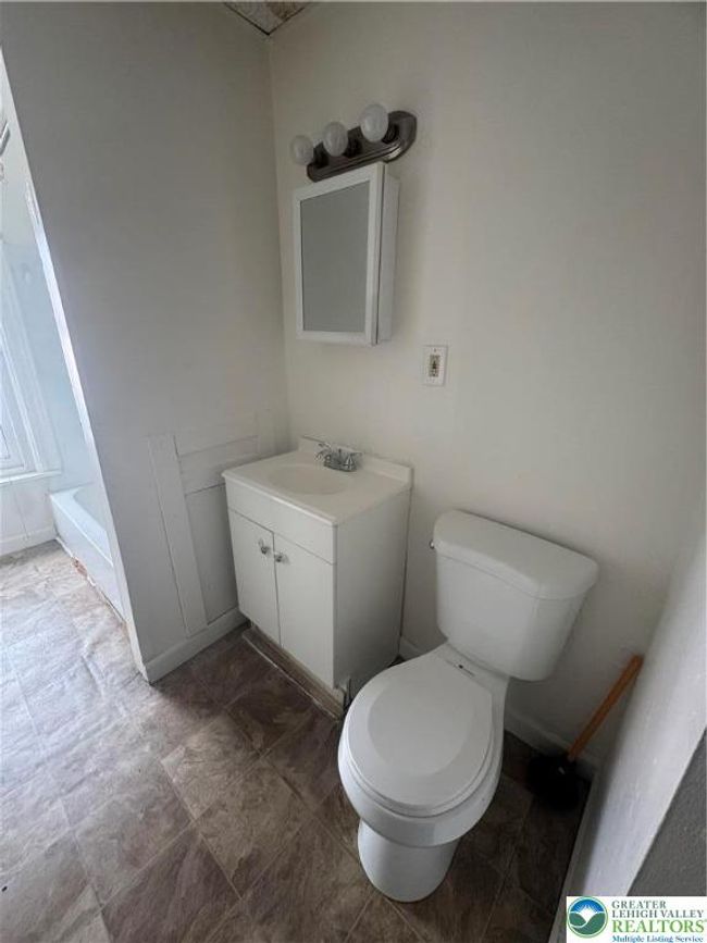 3 - 147 N 11 Th St, Condo with 2 bedrooms, 1 bathrooms and null parking in Allentown PA | Image 4