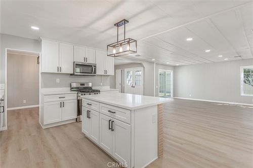 10435 Frontier Trl, Cherry Valley, CA, 92223-5425 | Card Image