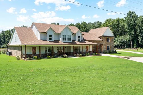 12097 Old Byhalia Rd, Byhalia, MS, 38611-9823 | Card Image