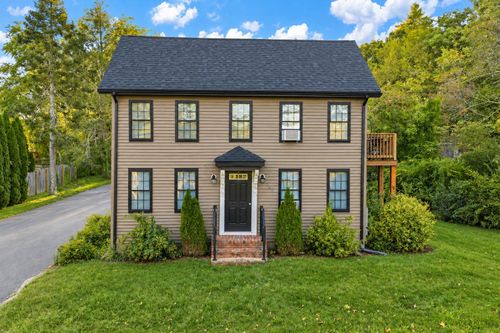 102 Jerome St, Berkley, MA, 02779-1008 | Card Image