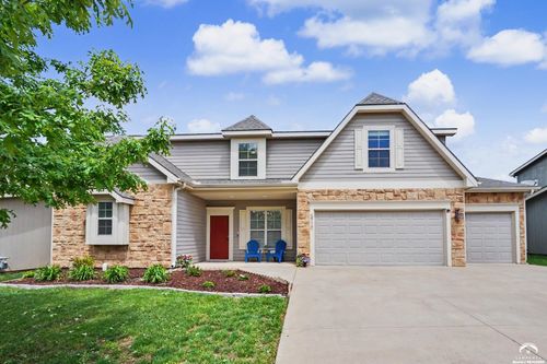 5710 Silverstone Dr, Lawrence, KS, 66049-8501 | Card Image