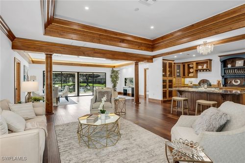 7-101-700 Arbor Lake Dr, NAPLES, FL, 34110-8086 | Card Image