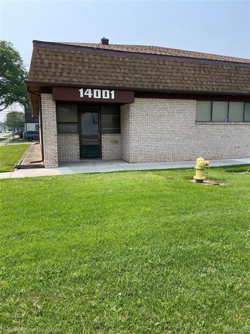 14001 W 11 Mile Rd, Oak Park, MI, 48237-1161 | Card Image