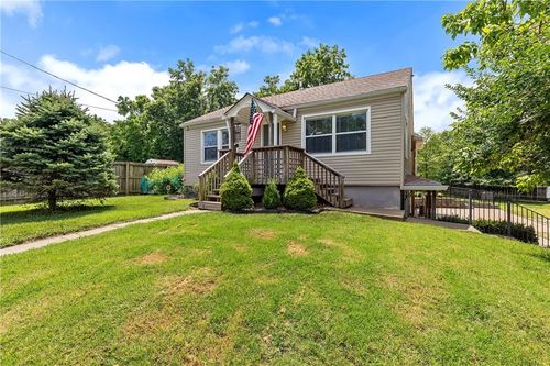 7108 Kranz Rd, Gladstone, MO, 64118-2814 | Card Image