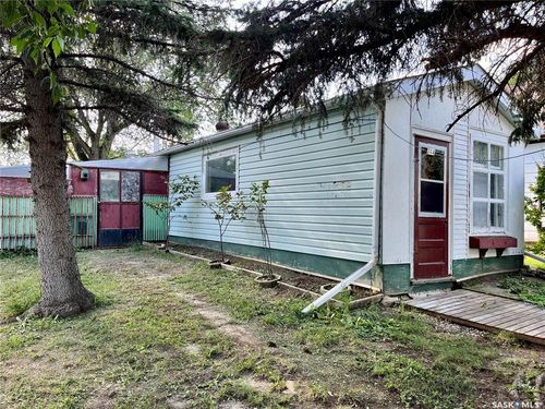 214 2nd St E, Lafleche, SK, S0H | Card Image