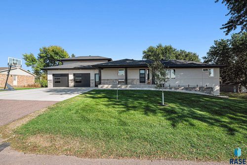 1608 S Powder House Rd Road, Sioux Falls, SD, 57110 | Card Image
