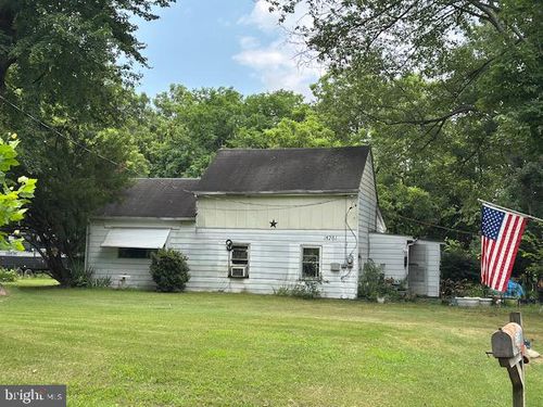 15701 Edwards Ferry Rd, POOLESVILLE, MD, 20837-9228 | Card Image