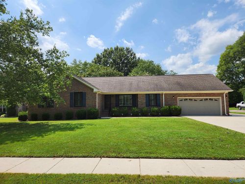 122 Featherstone Ln Se, Owens Cross Roads, AL, 35763-9700 | Card Image
