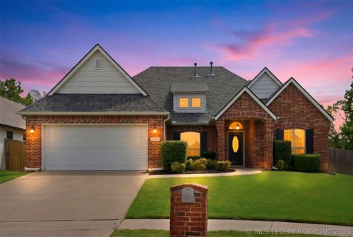 2809 N Fern Ave, Broken Arrow, OK, 74012-0903 | Card Image