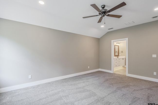16218 Crossing Cir, House other with 3 bedrooms, 2 bathrooms and null parking in Lindale TX | Image 19