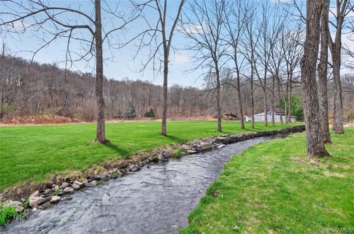 196 Vineyard Ave, Highland, NY, 12528-2327 | Card Image