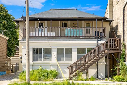 {{alt}} | Card Image