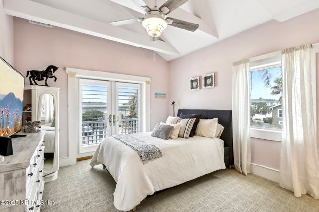 Guest room - Main Floor | Image 24