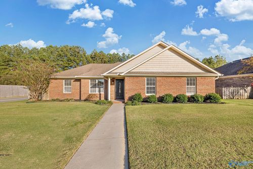 2614 Park Ave Nw, Hartselle, AL, 35640-9205 | Card Image