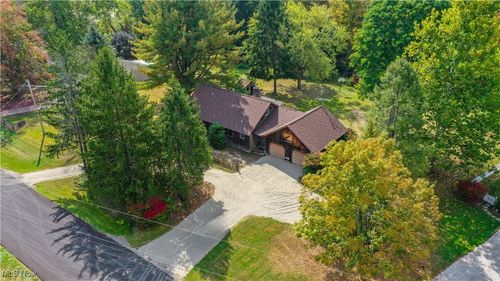 8388 Garfield Dr, Garrettsville, OH, 44231-9639 | Card Image