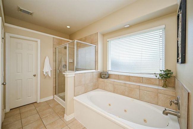 20803 Twisted Leaf Dr, House other with 4 bedrooms, 4 bathrooms and 3 parking in Cypress TX | Image 18