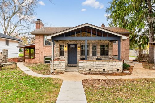 17 E Oak St, Canal Winchester, OH, 43110-1134 | Card Image