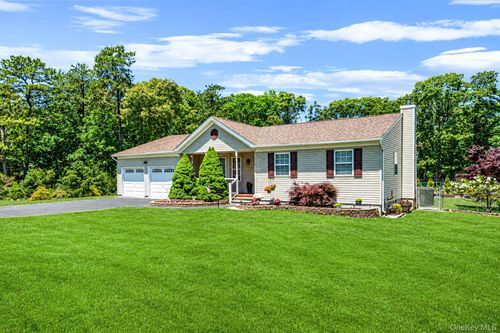1 Peter St, Coram, NY, 11727-3742 | Card Image