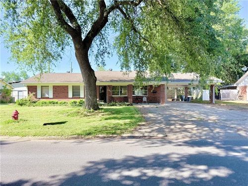 121 Stuart Dr, Vidalia, LA, 71373-3705 | Card Image