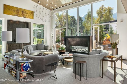 219 N Monarch St, Aspen, CO, 81611-1441 | Card Image