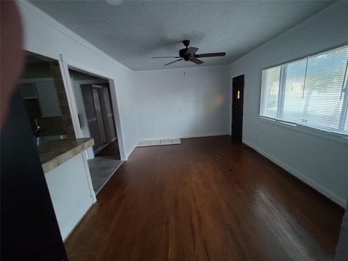 202 W Jackson Ave, Pasadena, TX, 77506-2008 | Card Image