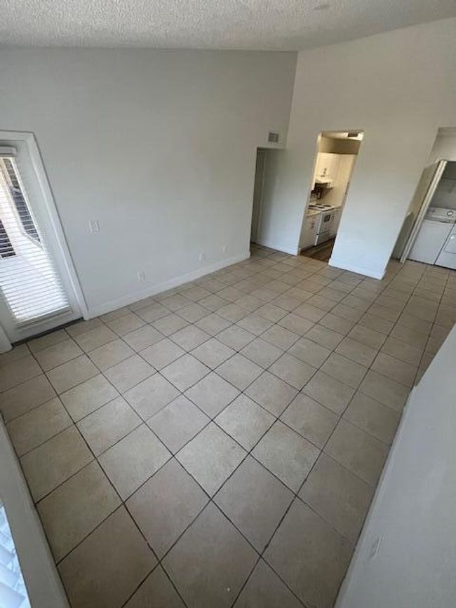 APT-28 - 4501 W Mcnab Rd, Condo with 2 bedrooms, 1 bathrooms and null parking in Pompano Beach FL | Image 9