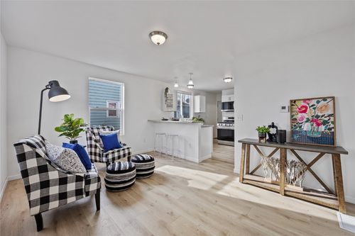 59 Walnut St, Tipton, IA, 52772-1838 | Card Image