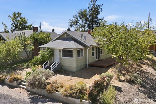 27 Evergreen St S, Soap Lake, WA, 98851-9152 | Card Image