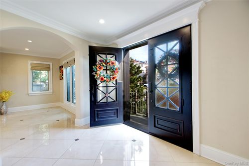 54-16 252nd St, Little Neck, NY, 11362-1802 | Card Image