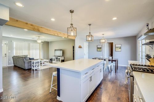 8638 E Palm Ln, Scottsdale, AZ, 85257-2953 | Card Image