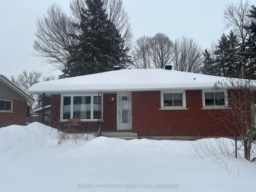 12 Mary St, Petawawa, ON, K8H1R5 | Card Image